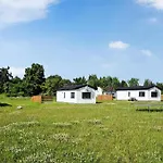 1 Bedroom Cozy In
